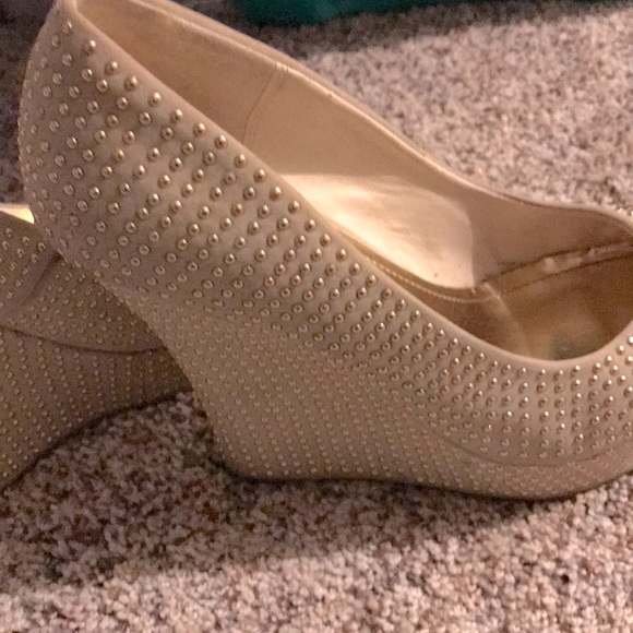 Heels - Picture 2 of 3